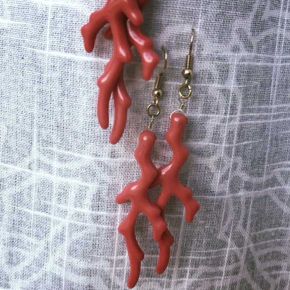 Cute Hand Made Coral earrings - Picture 2 of 2